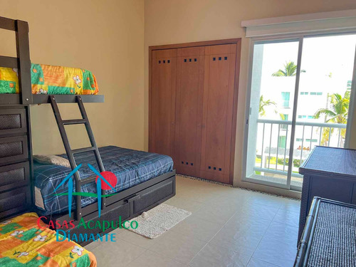 Cad Mayan Lakes 16 302. Amplia Terraza Con Vista A Las Áreas Comunes Y Acceso A Un Exclusivo Club De Playa