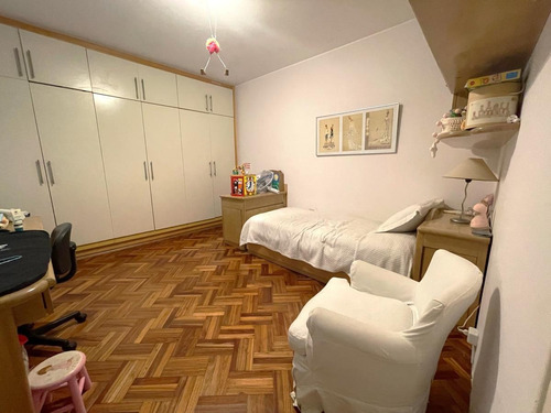 Imagen 20 de 25 de Venta Apartamento Pocitos Cuatro Dormitorios Dos Garages Dos Patios Servicio