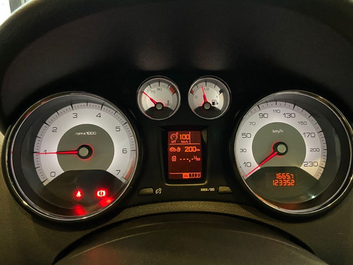 Imagen 18 de 24 de Peugeot 308 Allure Nav 2013