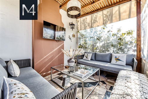 Impresionante Casa Estilo Francés