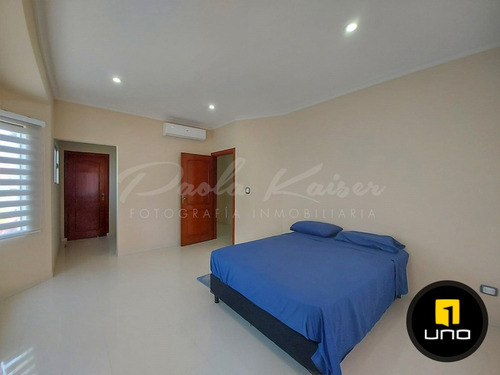 Imagen 8 de 14 de Hermosa Casa Con Piscina Condominio Colinas Del Urubo