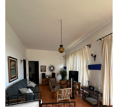 Oportunidad Casa En Centro De Cuernavaca, Entrada Por 2 Importantes Calles