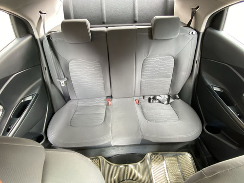 Imagen 14 de 20 de Kia Rio Spice Ub Ex 2015