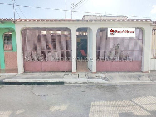 Amplia Casa En Venta Ubicada En Calle Tranquila Y Segura De El Paraíso Cabudare,gabriela C