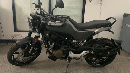 Husqvarna Svartpilen 200 Cerok