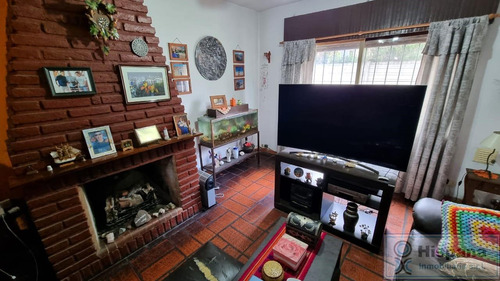Hermosa Casa En Venta, Barrio La Loma, Del Viso