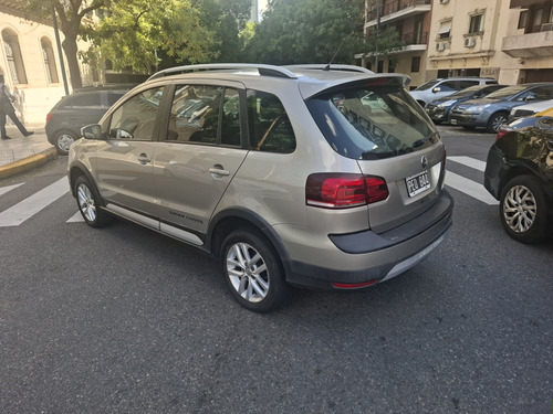 Volkswagen Suran Cross 1.6 Highline 101cv