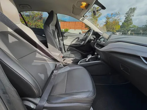 Chevrolet Onix 1.0T Premier Sedan At