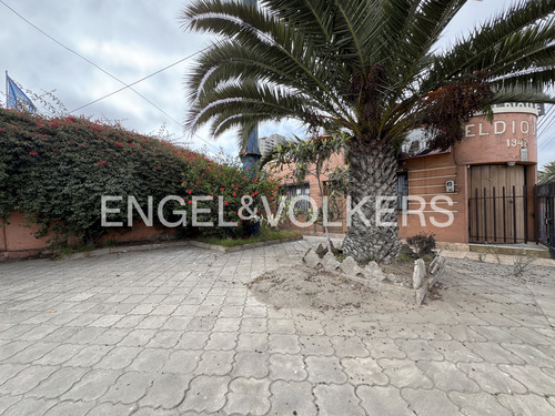 Casa Comercial Con Ingresos Activos