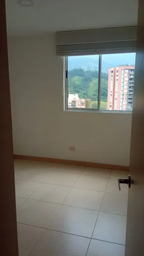 Apartamento En Venta En Loma San José. Cod V12696