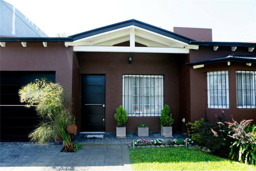 Imagen 3 de 30 de Casas En Venta 3 Dormitorios City Bell