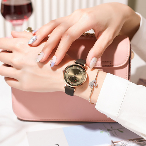Reloj Dama Moda Curren Pequeña Dial Simple Con Correa Piel
