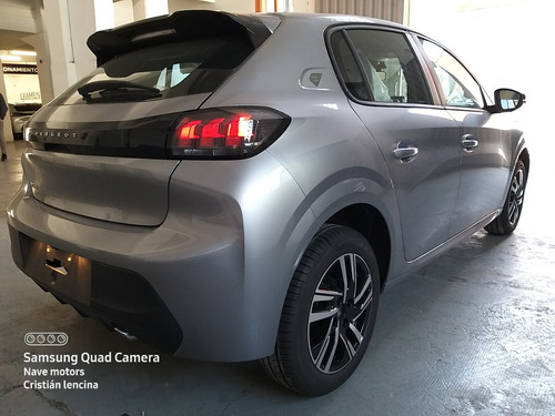 Imagen 2 de 25 de Peugeot 208 Roadtrip 1.6l Am23 0km L