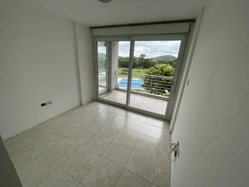 Venta Departamento De Tres Dormitorios Con Balcón En Jardines De La Estanzuela