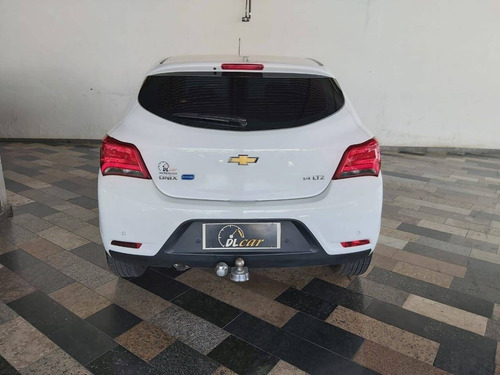 Imagem 6 de 15 de Chevrolet Onix 1.4 Mpfi Ltz 8v Flex 4p Manual