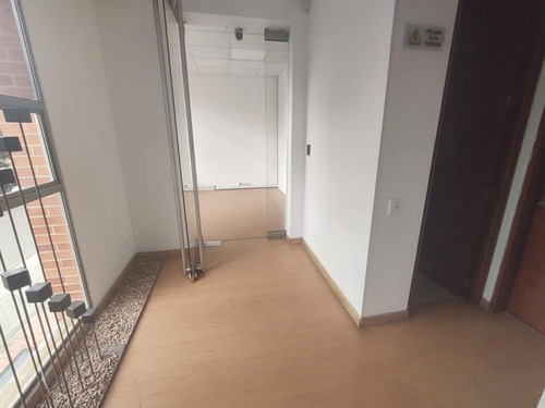 Imagen 6 de 17 de Edificio En Arriendo En Bogotá El Lago. Cod 102337
