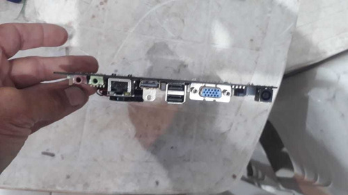 Imagem 3 de 3 de Placa Mãe Cce A45 Com Defeito