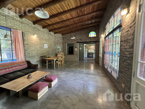 Venta | Pintoresca Casa Rustica De 4 Dorm C/jardin | Barrio Residencial La Bota