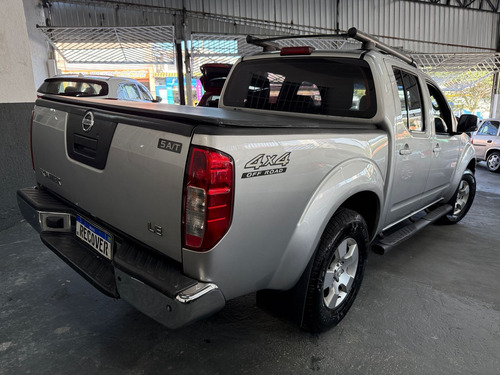 Nissan Frontier 2.5 Le Cab. Dupla 4x4 Aut. 4p