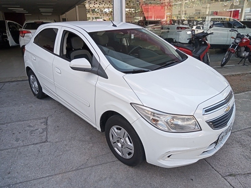 Imagem 10 de 12 de Chevrolet Onix 2015 1.0 Lt 5p