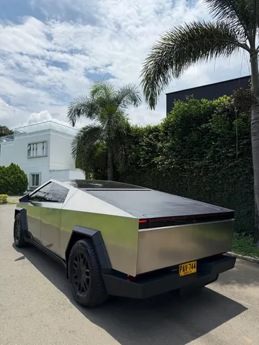 Tesla Cybertruck Foundation Series 4x4