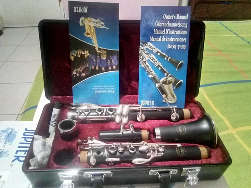 Imagen 1 de 6 de Clarinete Júpiter Con Abrazadera Bg Super Revelación