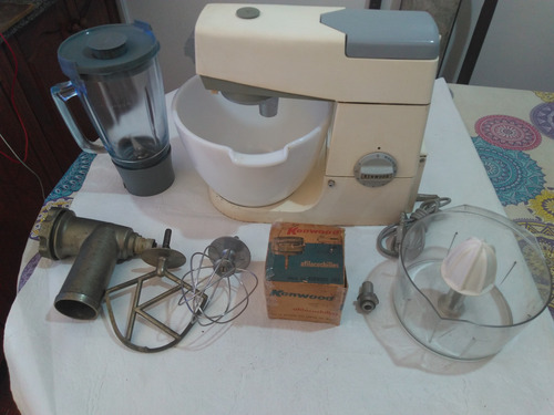 Batidora Kenwood Chef A701 A C/accesorios Funciona No Envio Crema Aaa (Usado)