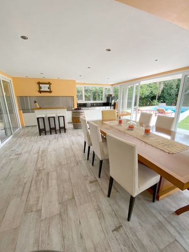 Imagen 25 de 30 de Casa En Venta De 4 Ambientes C/ Cochera En Country Buenos Aires Golf