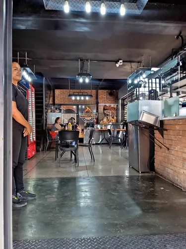 Leandro Araque Inzitu Realtors Vende Negocio De Parrilla En Av. Bolivar Inversionista!! Se Vende Fondo De Comercio A Pie De Calle