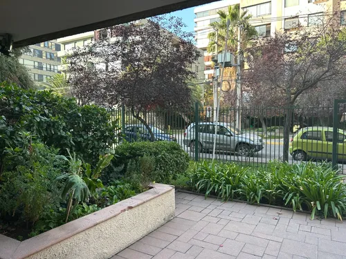 Llewellyn Jones/2 D 2 B 1 Estacionamiento