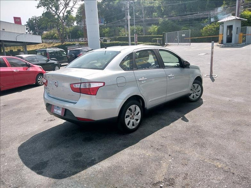Imagem 4 de 7 de Fiat Grand Siena 1.4 Attractive 8v Flex 4p Manual