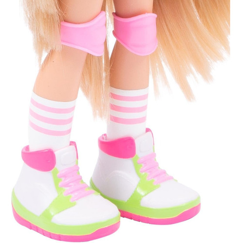 Muñeca Unique Eyes Light Up &go Amy+ Scooter