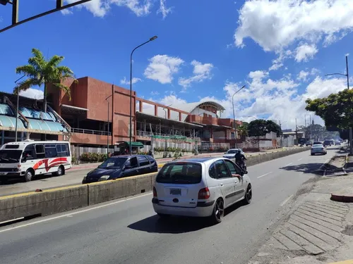 Local Comercial En Alquiler