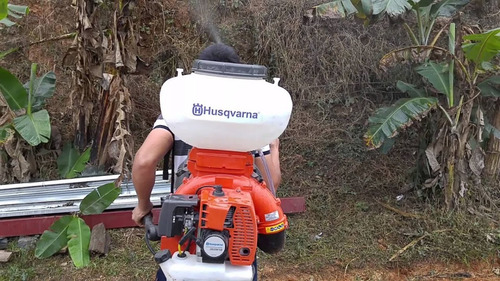 Imagen 4 de 8 de Fumigador Husqvarna Polvo Y Liquido 62cc 28l Mochila 362d28
