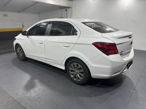 Chevrolet Onix Plus Joy Black