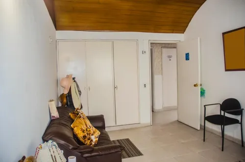 Casa En Venta En Calatrava. Cod V1051066