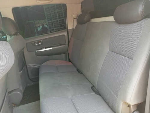 Imagen 9 de 13 de Toyota Hilux 4x4