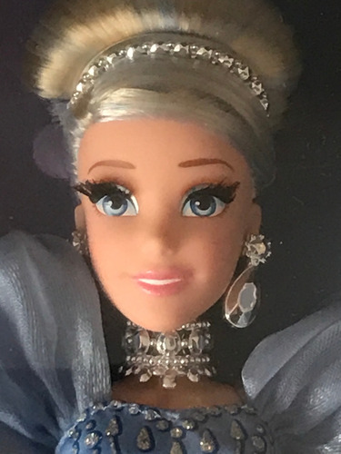 Cenicienta Disney Style Series Princesas Pestañas Grandes (Usado)