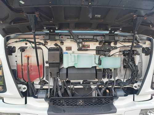 Iveco Tector 170e21 Ano 2022 Cesto Aéreo Outher Side Isolado