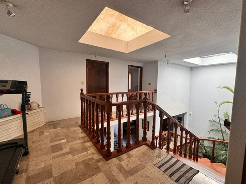 Preciosa Casa Con Seguridad En Jardines De Bellavista, Opción A 4ta Recamara En Planta Baja A Un Excelente Precio!!!