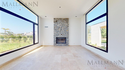 Excelente Casa A Estrenar A La Laguna En Pilara - La Calesa