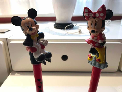 Dos Juguetes De Adorno Para Cuartos De Niños Con Mickey Mi