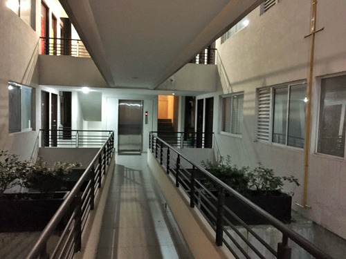 Imagen 3 de 14 de Departamento En Venta. Metro Portales. Albert. 2r, 2b, 1e.