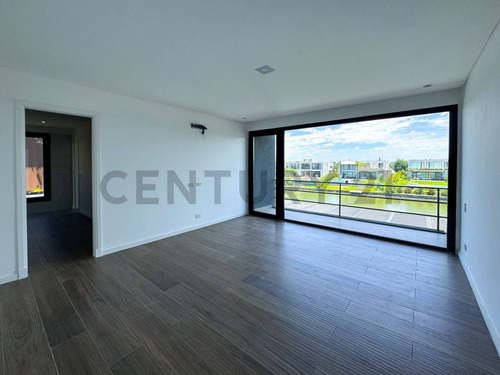 Casa Al Agua En Virazón Nordelta Con 4 Suites Y Tercera Planta.