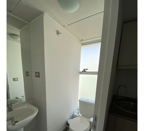 Prov. Oficina 2 Privados 1 Baño Sector Mt M. Montt