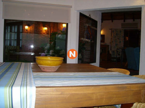 Casa En Venta Y Alquiler, El Chorro, Manantiales, 3 Dormitorios.- Ref: 206431