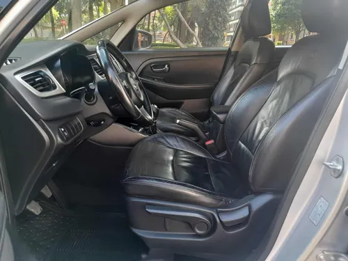 Kia Carens 2.0 Suv MT