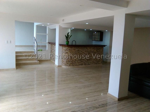 Imagen 2 de 12 de Casa Venta La Union Mls #22-10548 Espectacular Casa, De 3 Niveles, Recién Remodelada Lujosa Y Confortable Con Amplios Espacios Iluminados De Forma Natural, Totalmente En Mármol