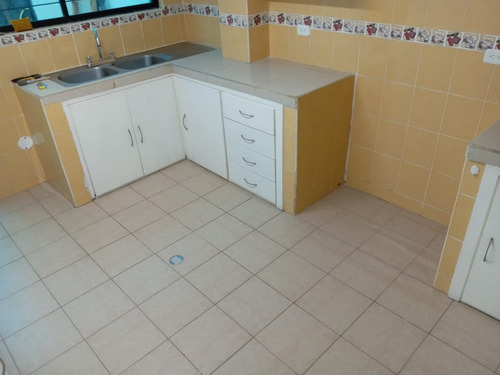 Casa De 4 Habitaciones Y 3 Baños
