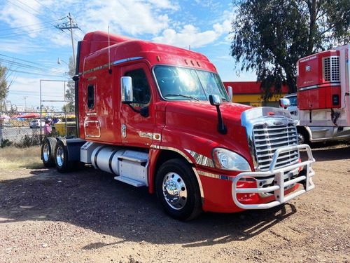 Imagen 1 de 15 de Tractocamion Cascadia 2012 Placas Federales